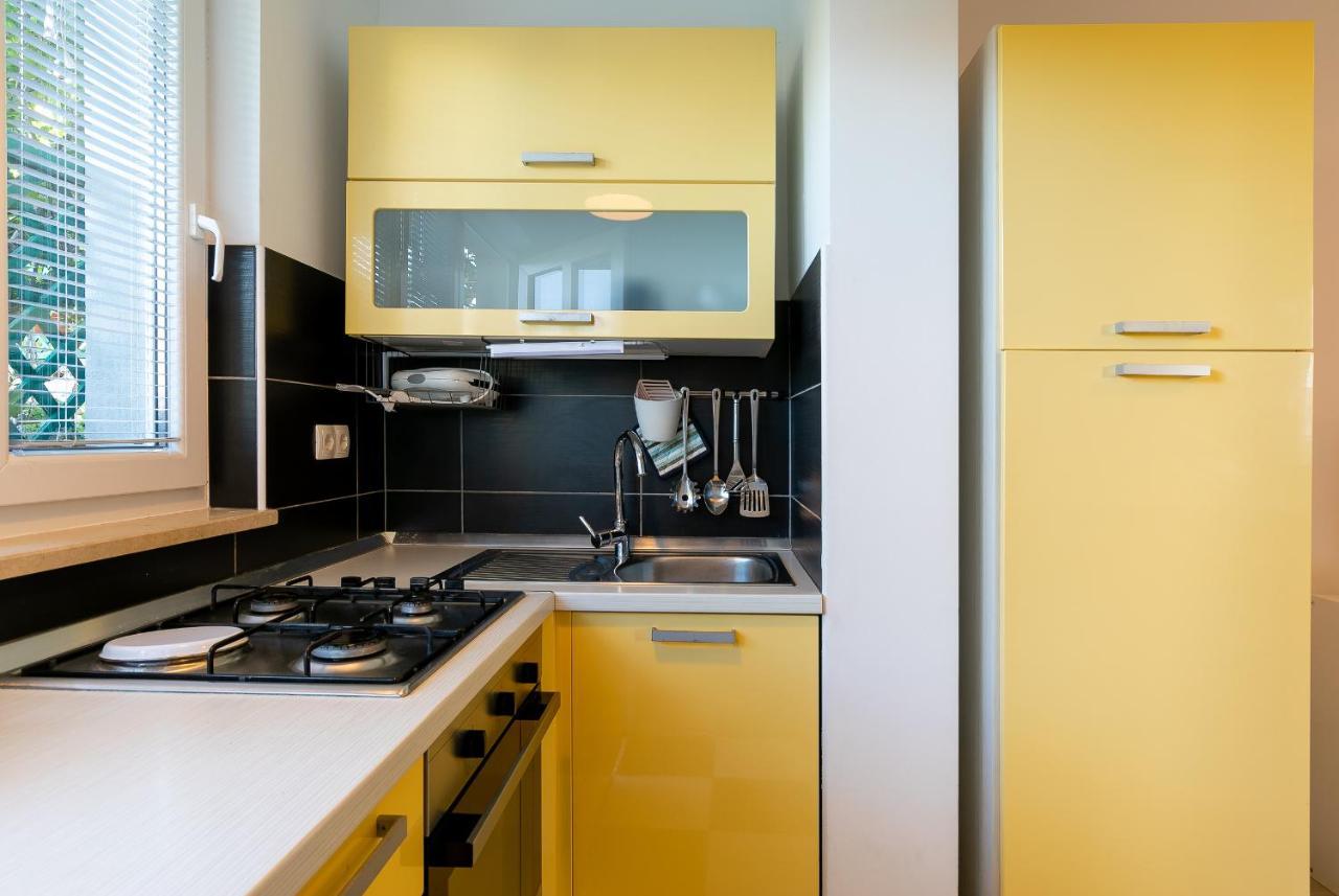 Apartament Karisima *