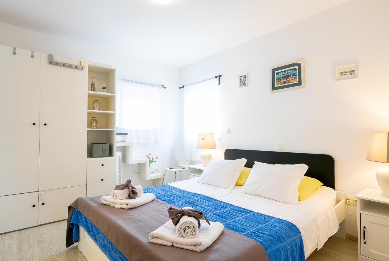 Apartament Karisima *